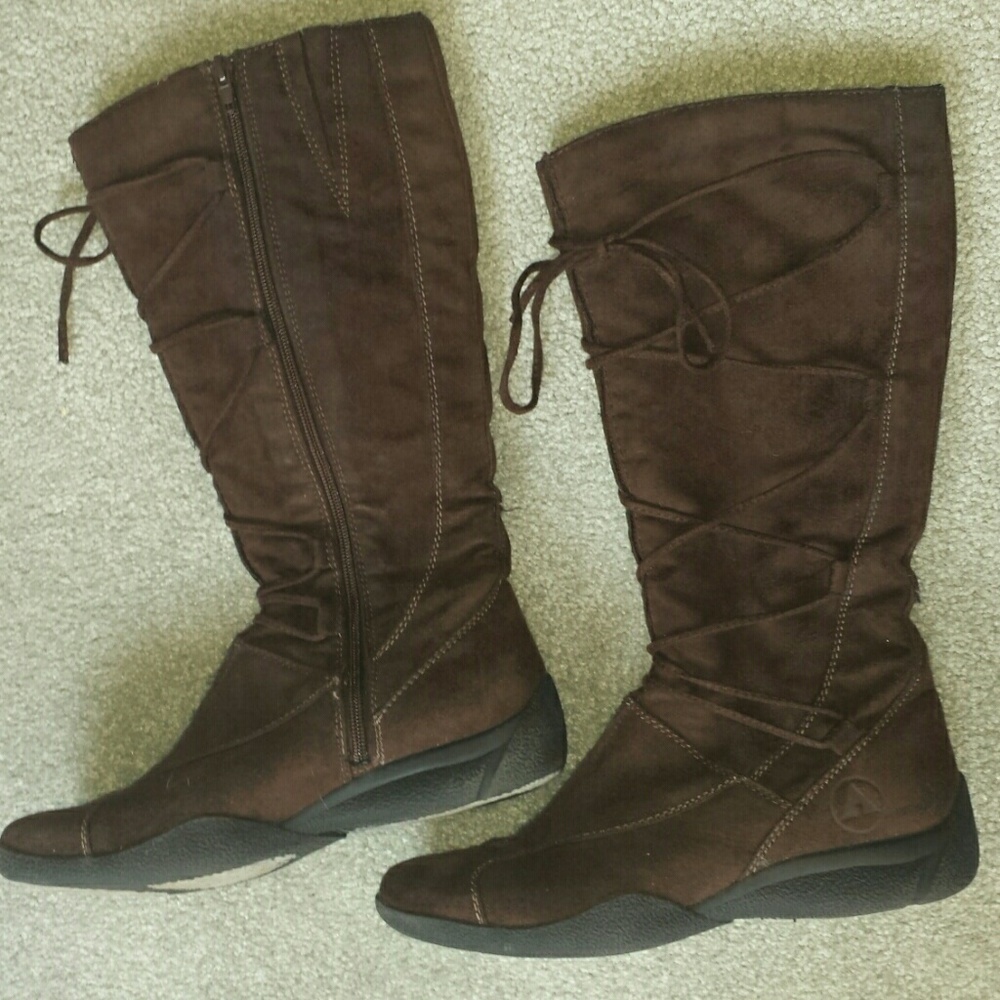 Brown airwalk suede boots size 8.5